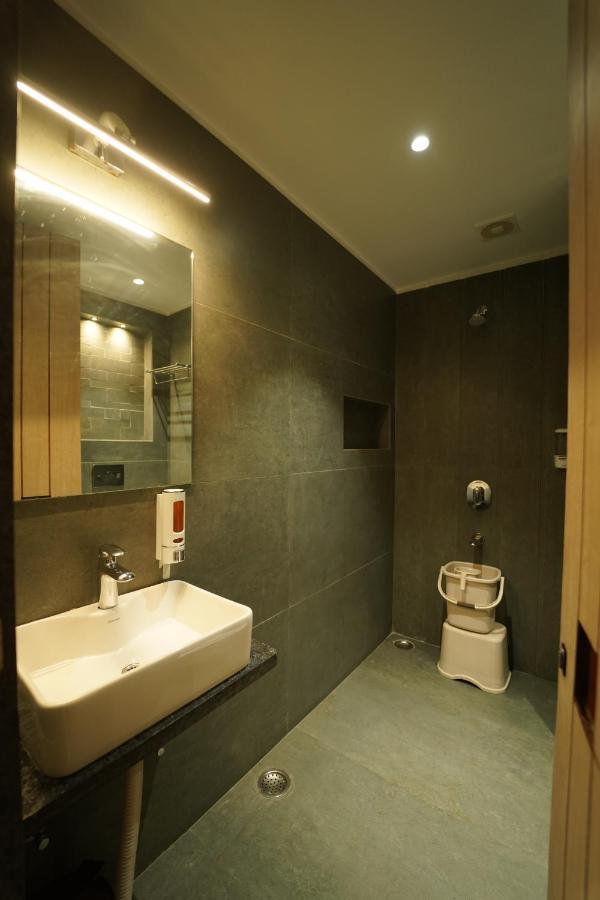 Rāipur Hotel Laksh מראה חיצוני תמונה