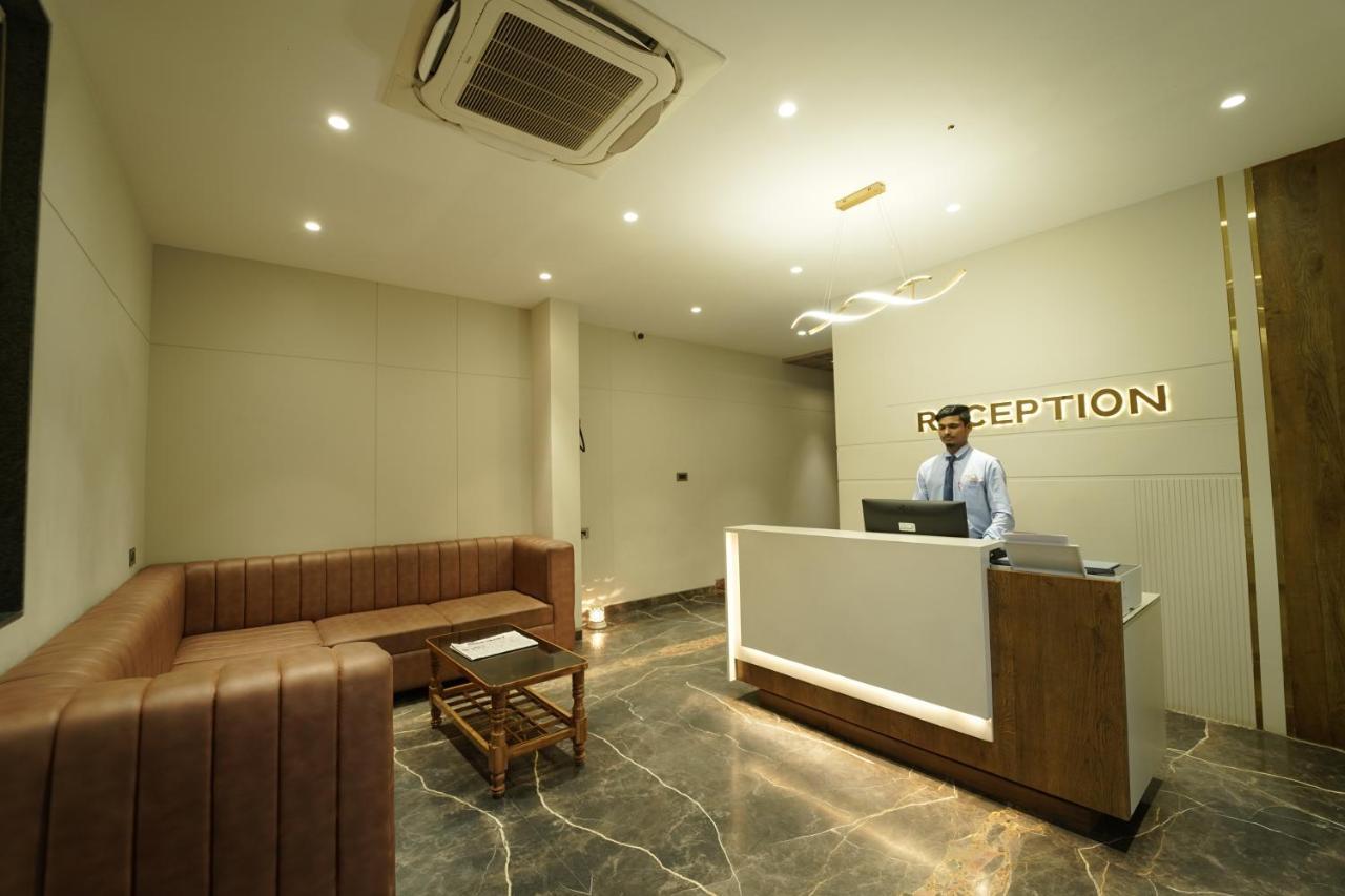 Rāipur Hotel Laksh מראה חיצוני תמונה