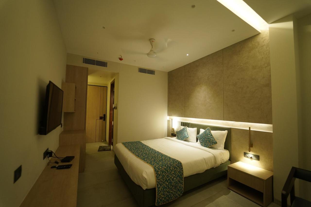 Rāipur Hotel Laksh מראה חיצוני תמונה